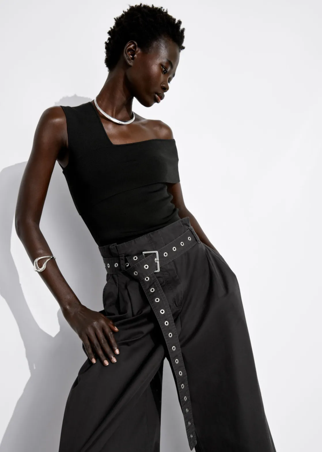 Eyelet-Belt Paperbag Trousers