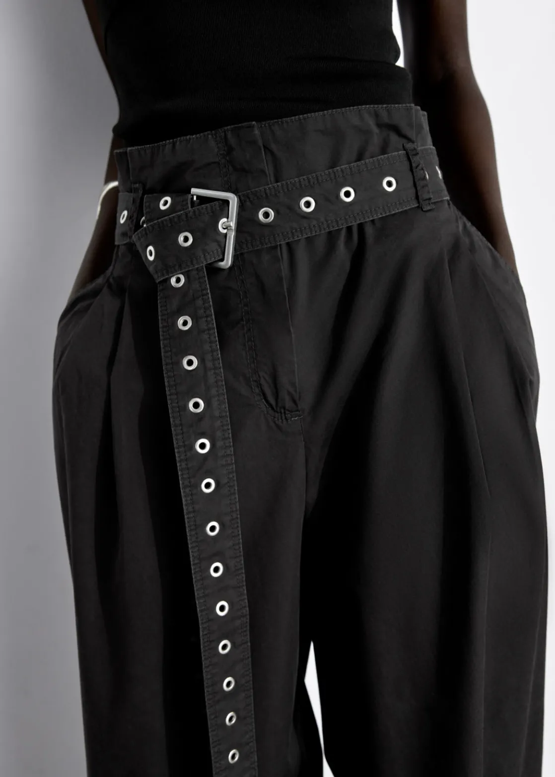 Eyelet-Belt Paperbag Trousers