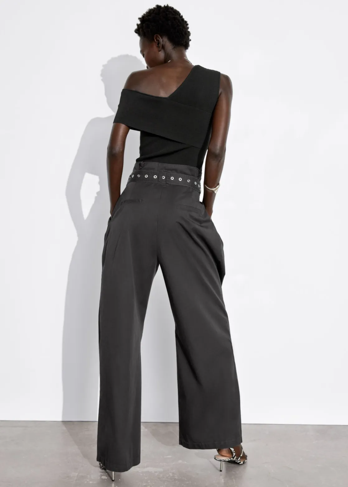 Eyelet-Belt Paperbag Trousers